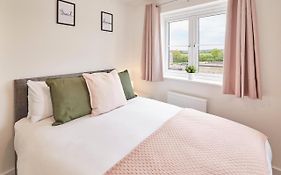 Host & Stay - Cayton Bay Cottage