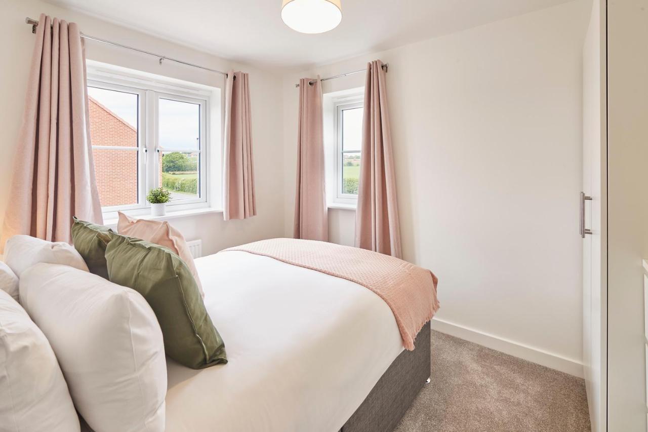 Host & Stay - Cayton Bay Cottage Exterior photo
